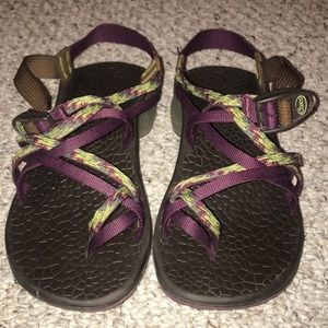 8 1/2 women's chacos. hardly worn